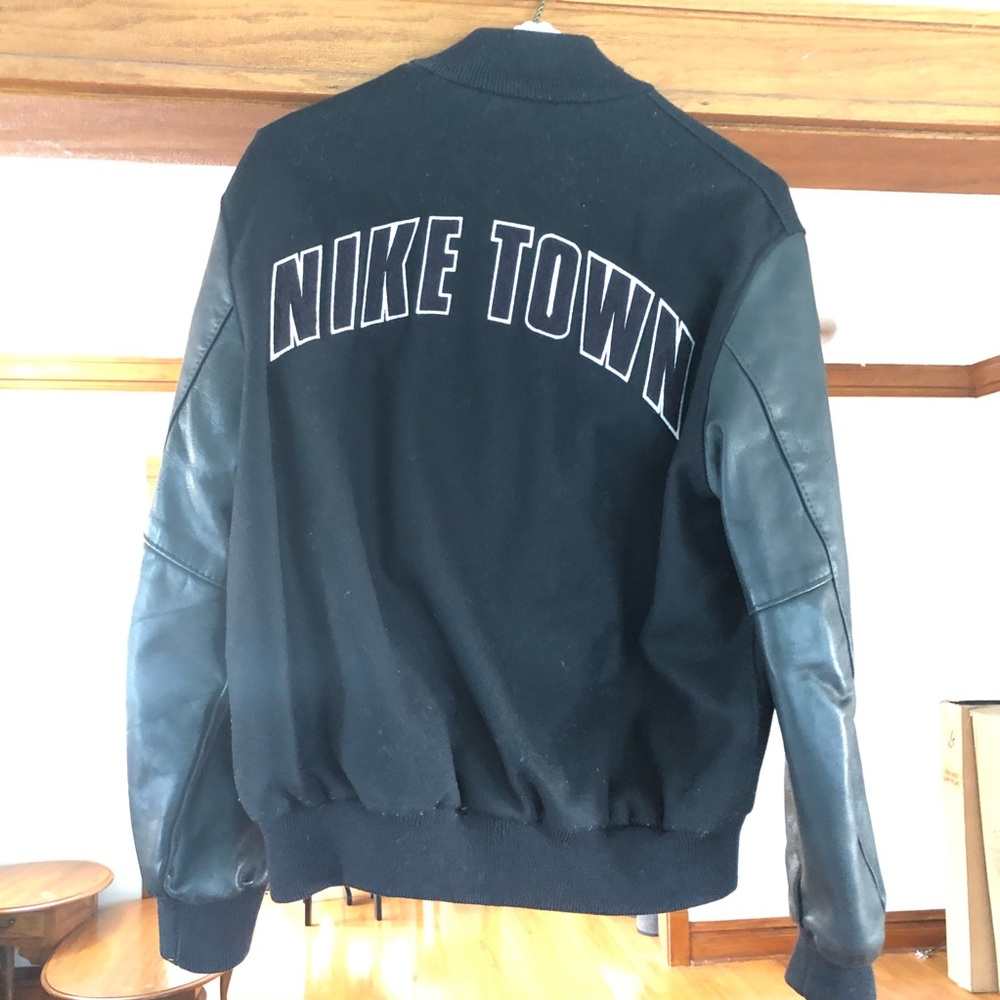 Vintage NIKE Leather Bomber Jacket - HYPEBEAST